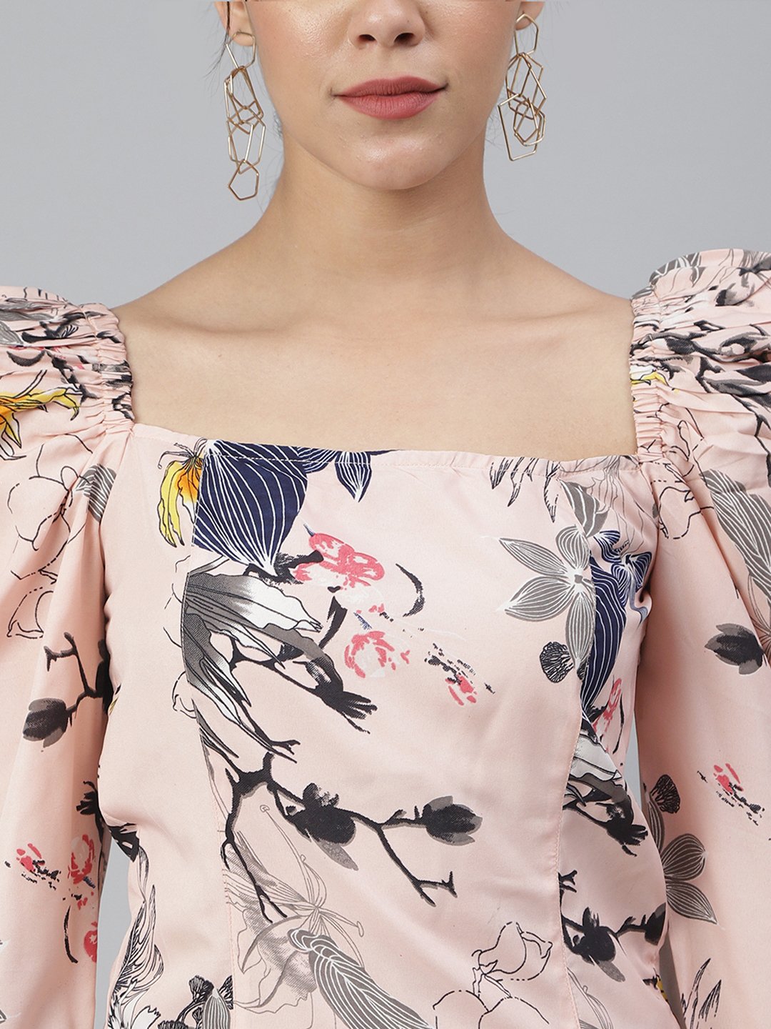 SCORPIUS Beige Puff Sleeve Printed top
