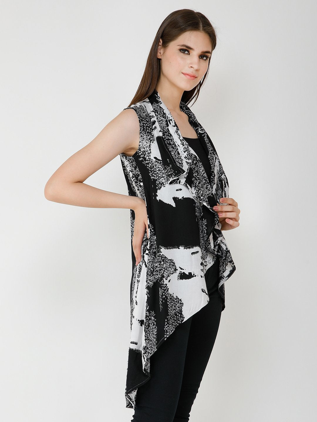 Black and White Printed Shrug