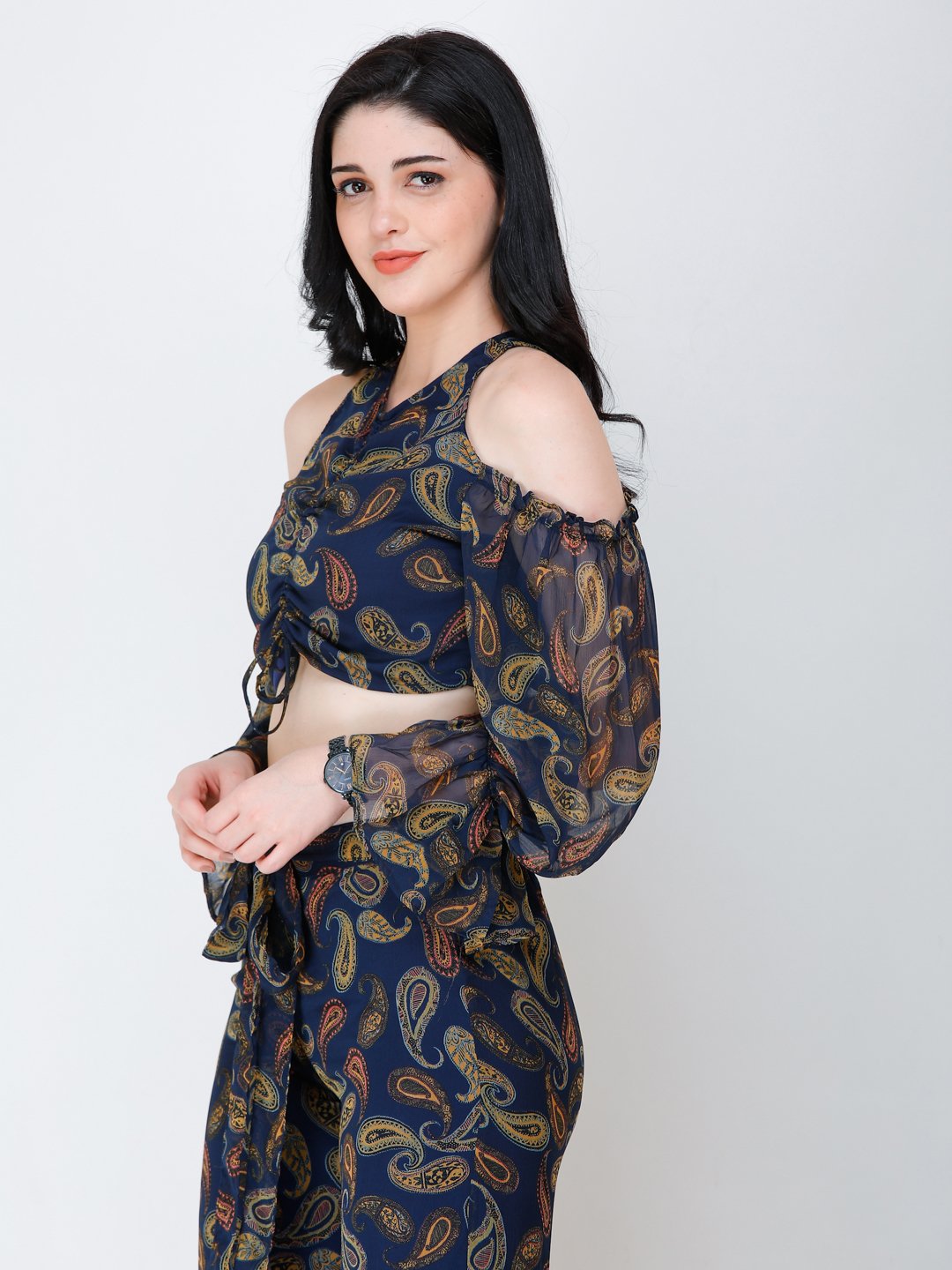 SCORPIUS printed floral styled front crop top