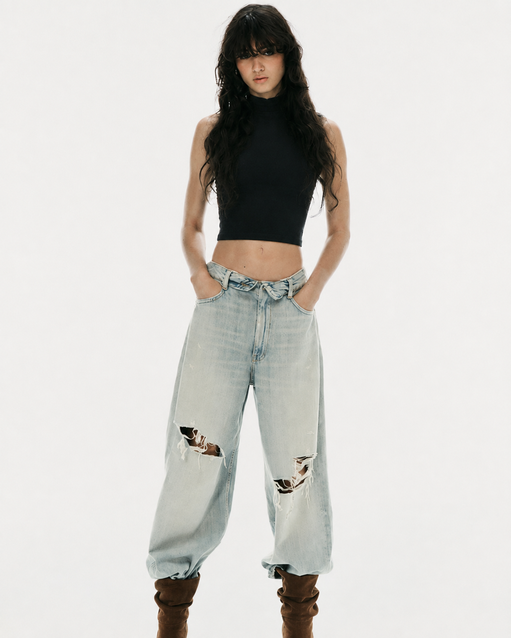 SCORPIUS BLACK CUT SLEEVE CROP TOP