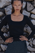 SCORPIUS BLACK SQUARE NECK REGULAR TOP