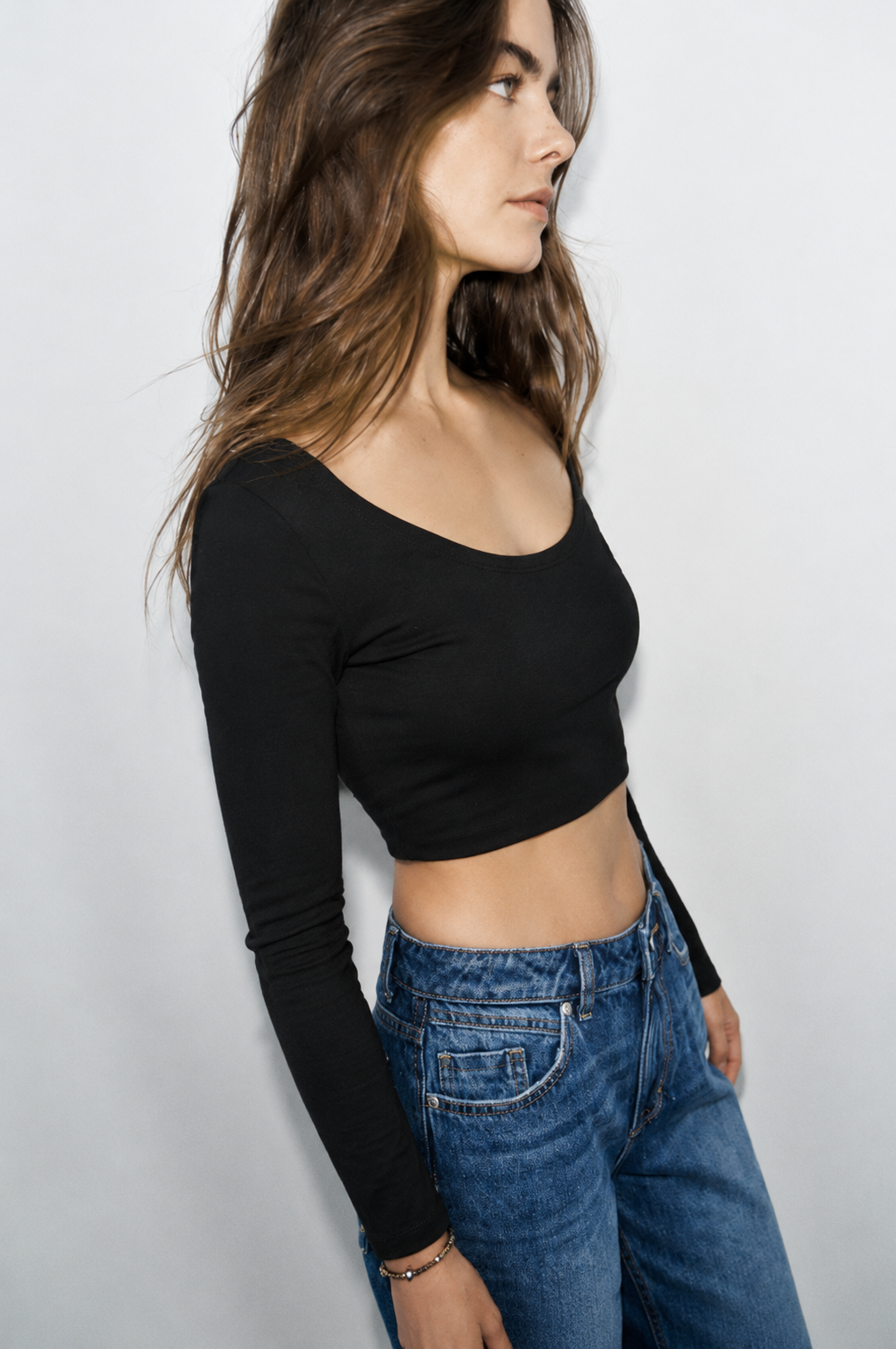Black solid crop top