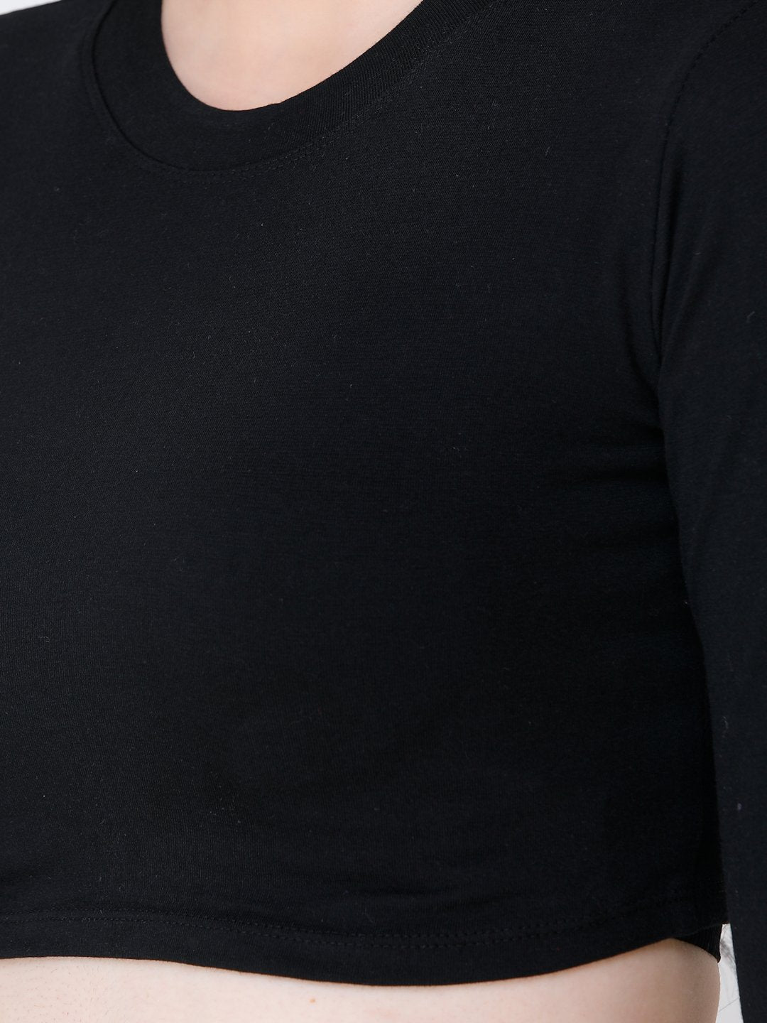SCORPIUS Black crop top