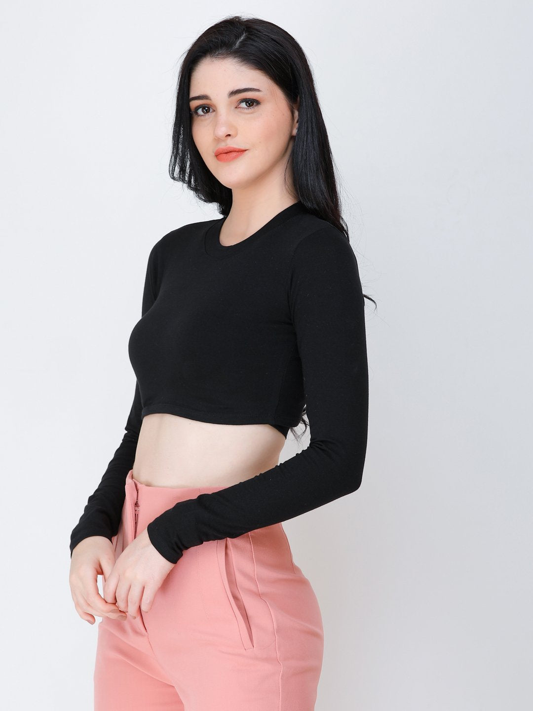 SCORPIUS Black crop top