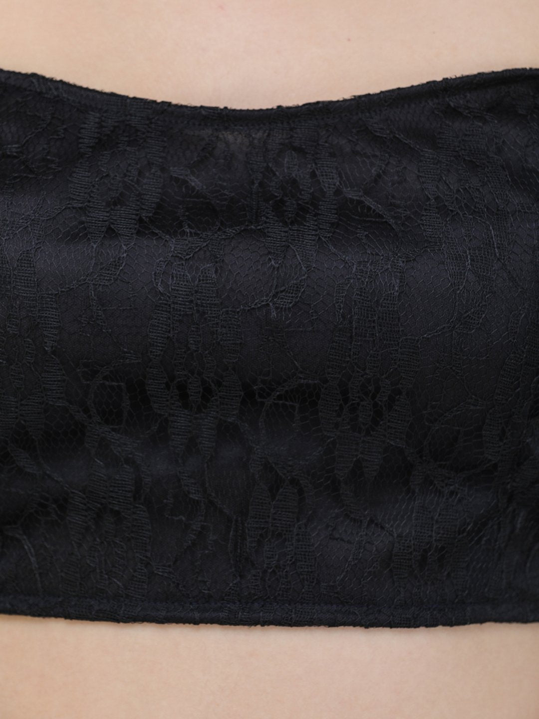 SCORPIUS BLACK NET CROP TOP