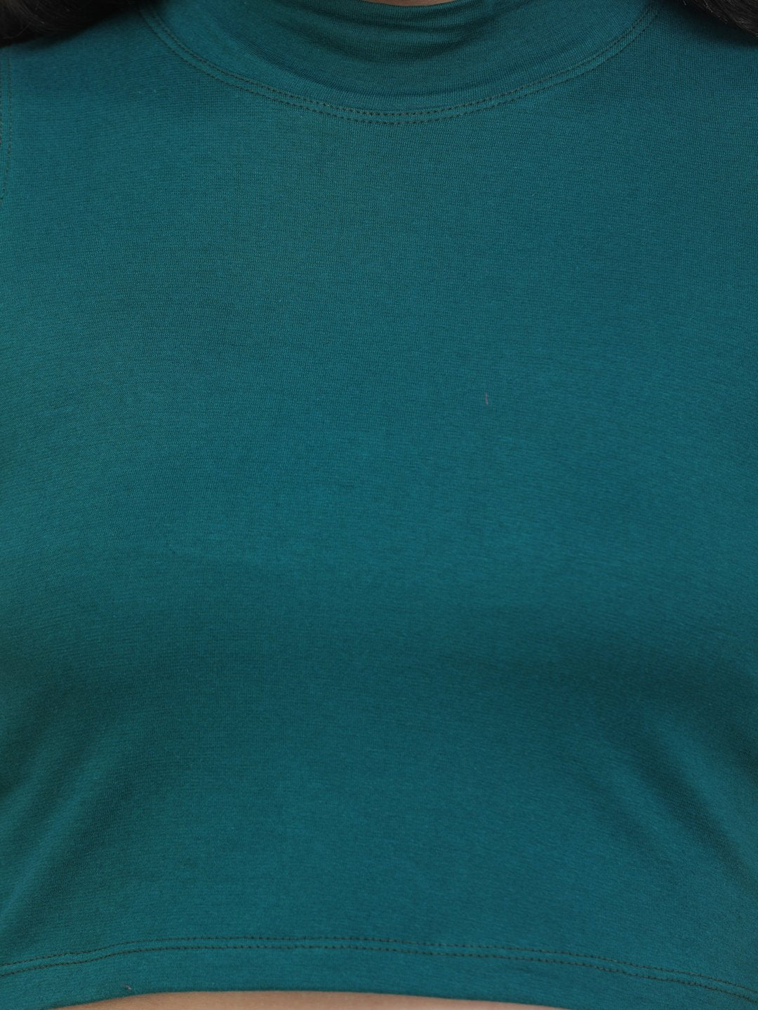 SCORPIUS GREEN CUT SLEEVE CROP TOP