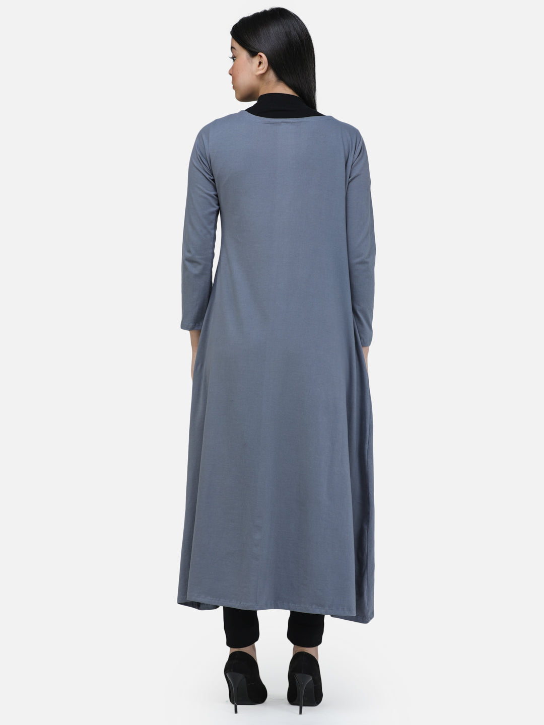 SCORPIUS Women Grey Solid Open-Front Longline Shrug