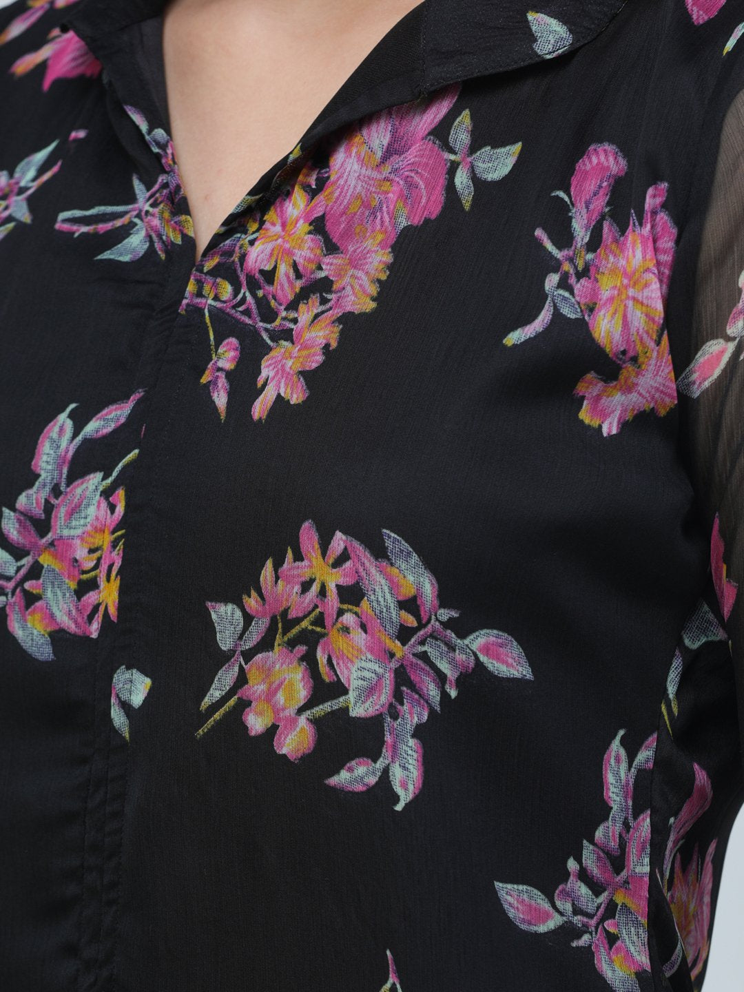 SCORPIUS BLACK COLLARED LONG TOP