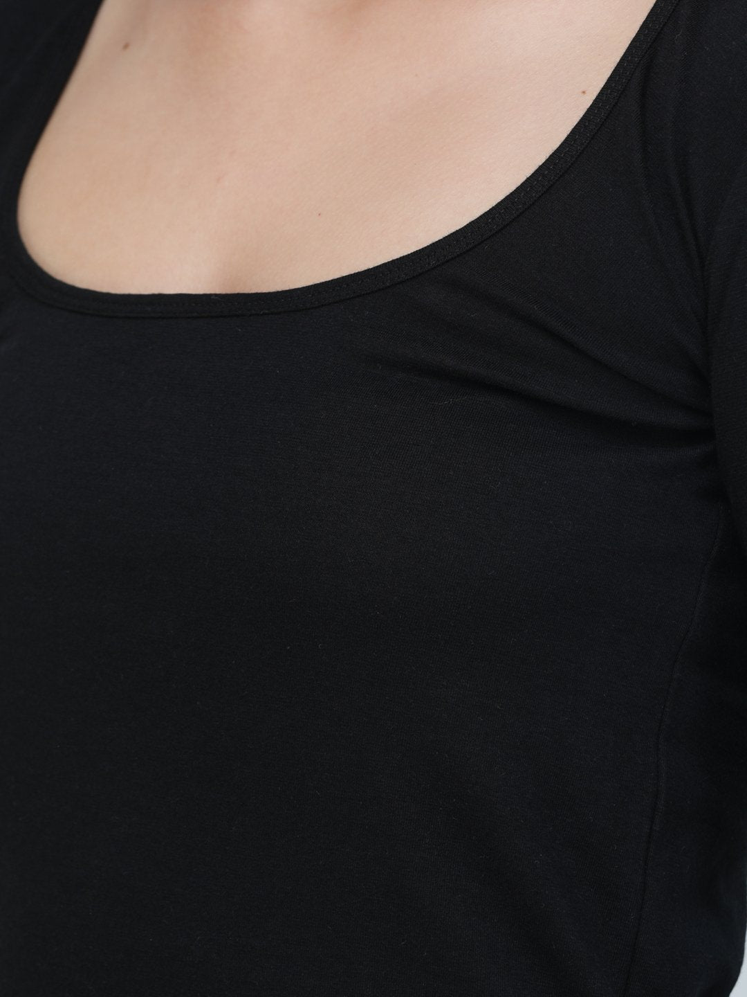SCORPIUS BLACK SQUARE NECK REGULAR TOP