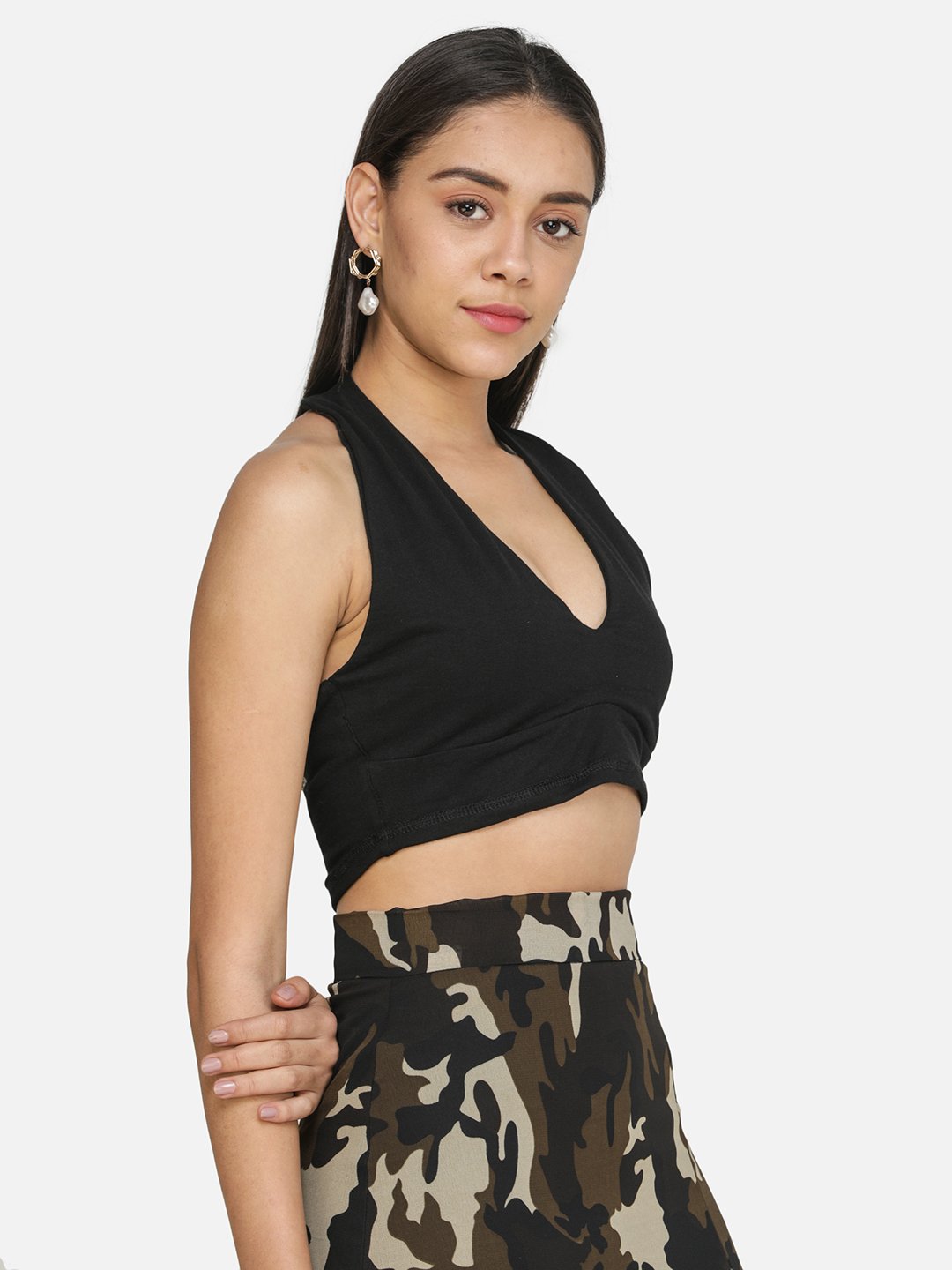 SCORPIUS SOLID BLACK CROP TOP