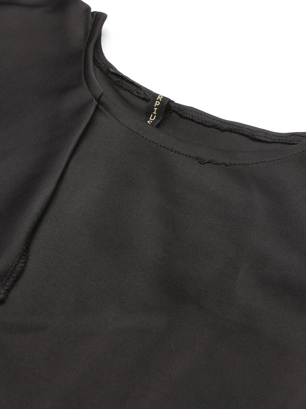 SCORPIUS Black solid croptop