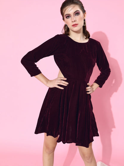 SCORPIUS Velvet Backless Maroon Dress