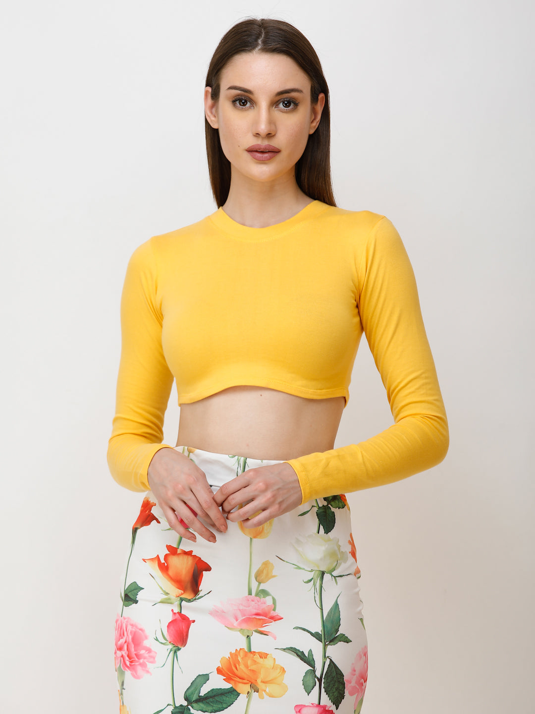 SCORPIUS Women Yellow Solid Cropped Top