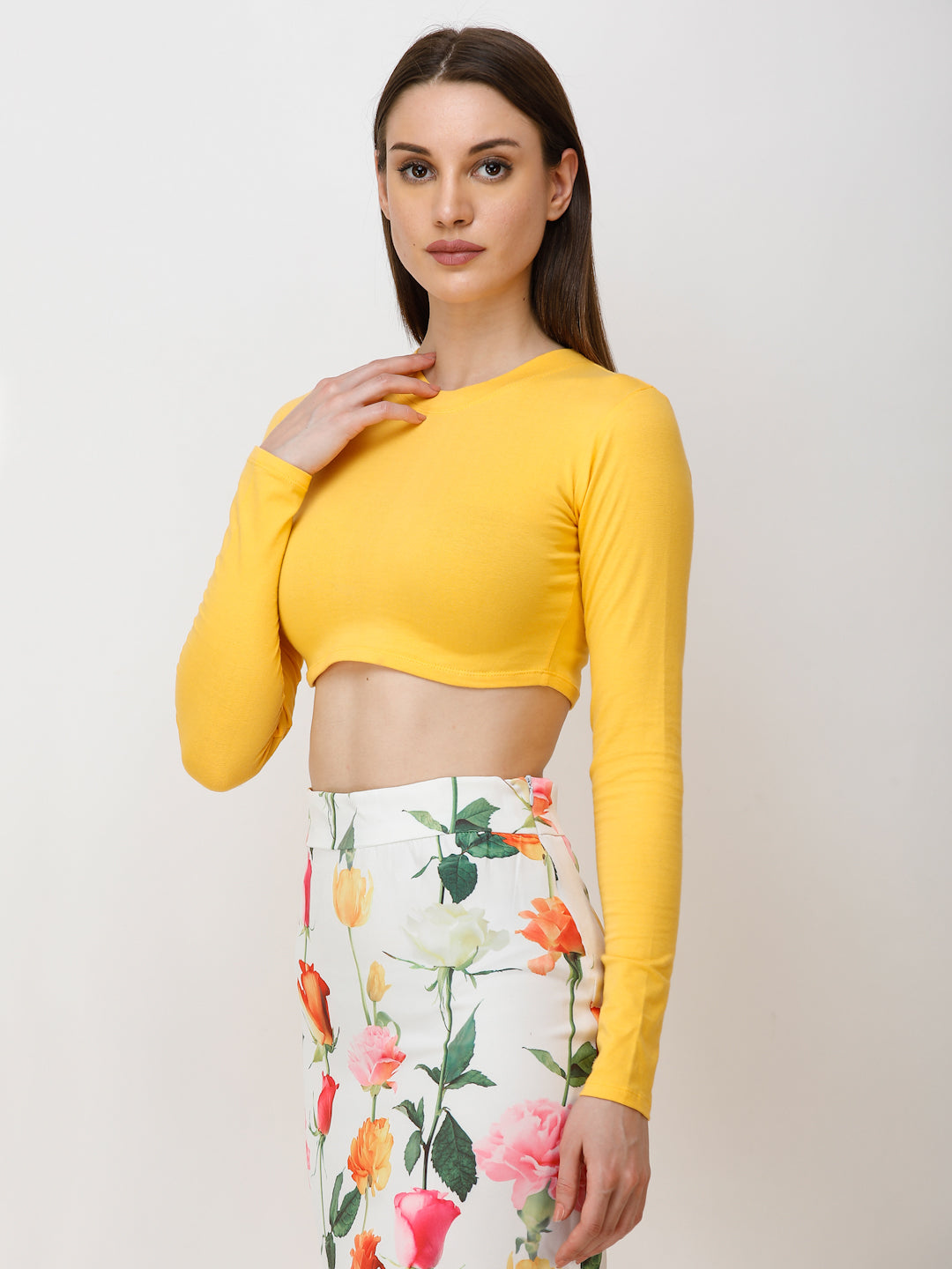 SCORPIUS Women Yellow Solid Cropped Top
