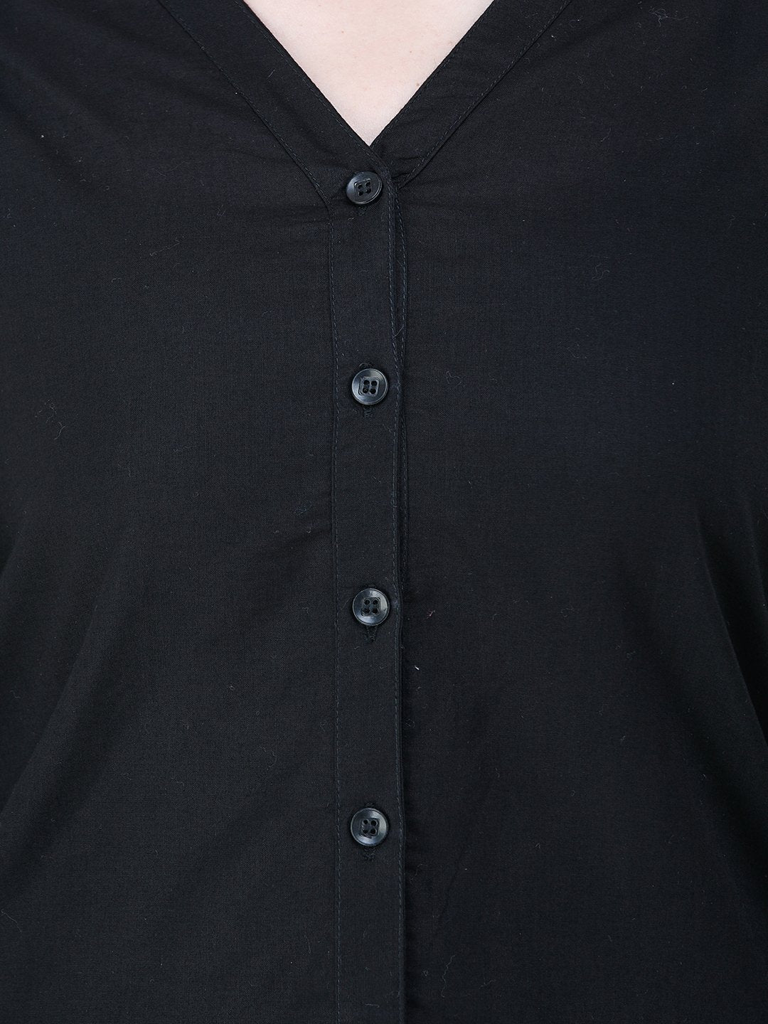 SCORPIUS Black V neck shirt