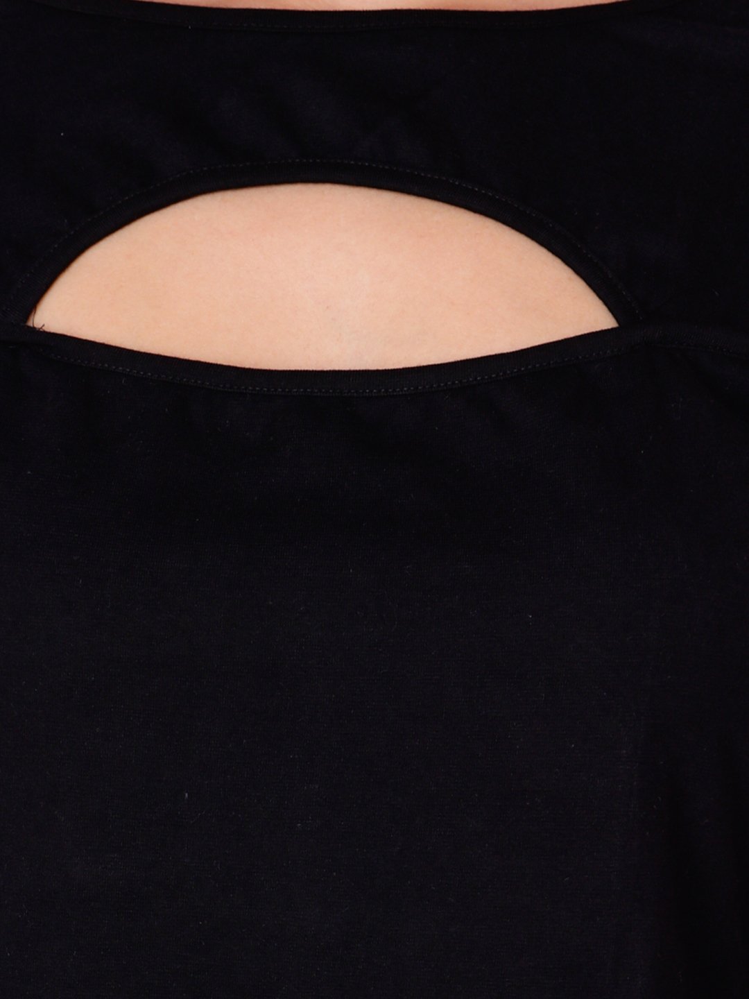 SCORPIUS SOLID BLACK CROPTOP