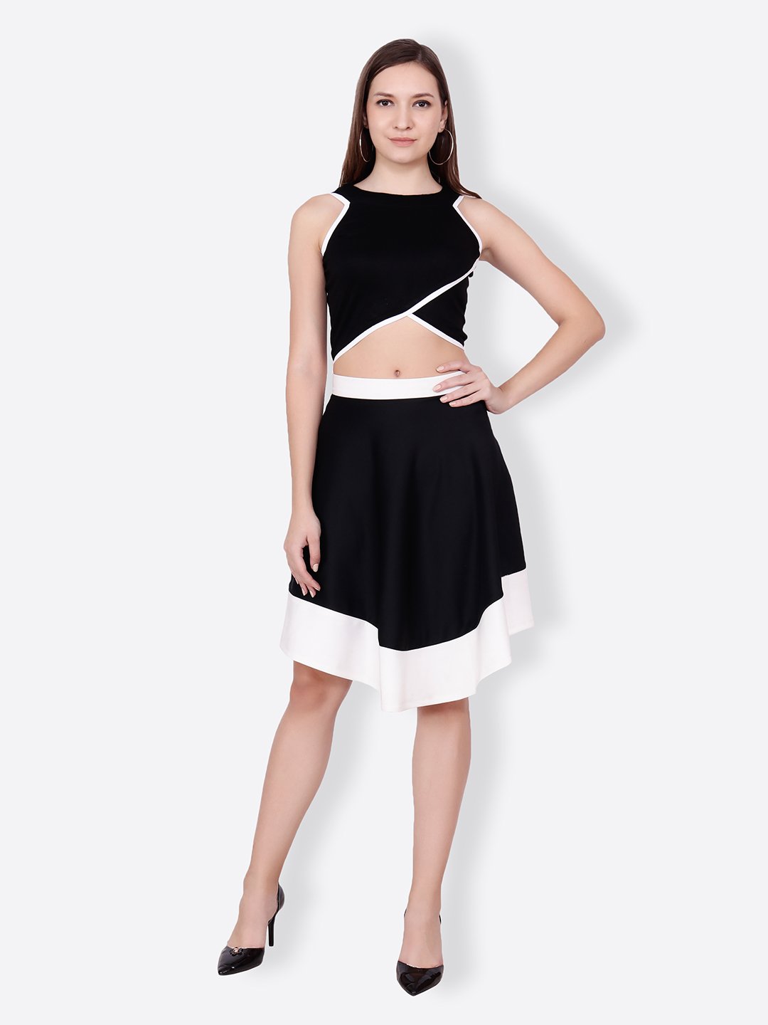 SCORPIUS SOLID BLACK CROPTOP