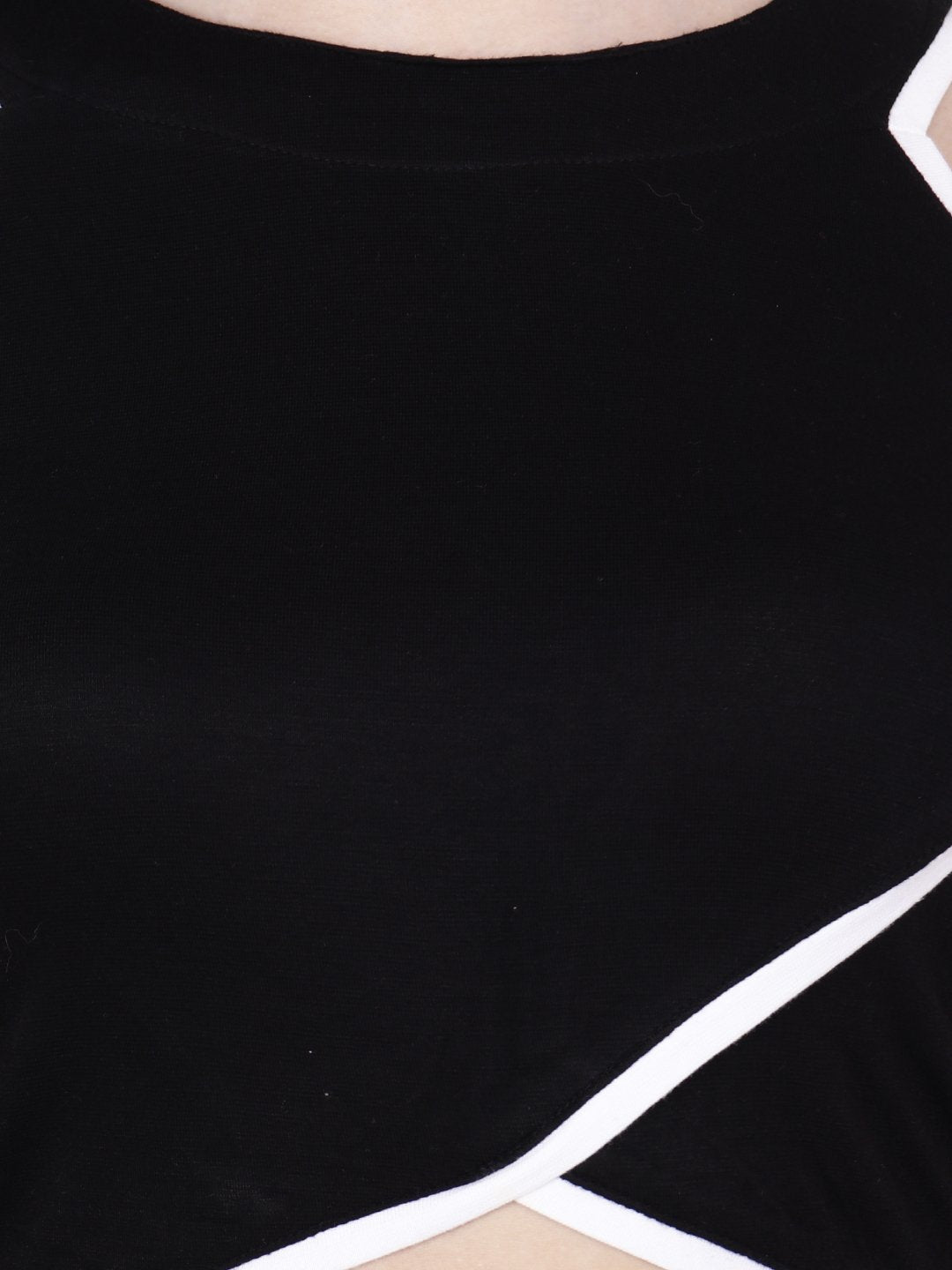 SCORPIUS SOLID BLACK CROPTOP
