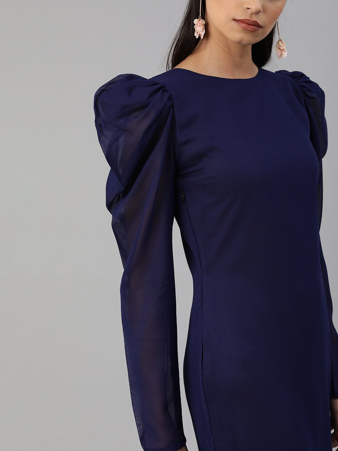 SCORPIUS Navy Solid Power shoulder Bodycon dress
