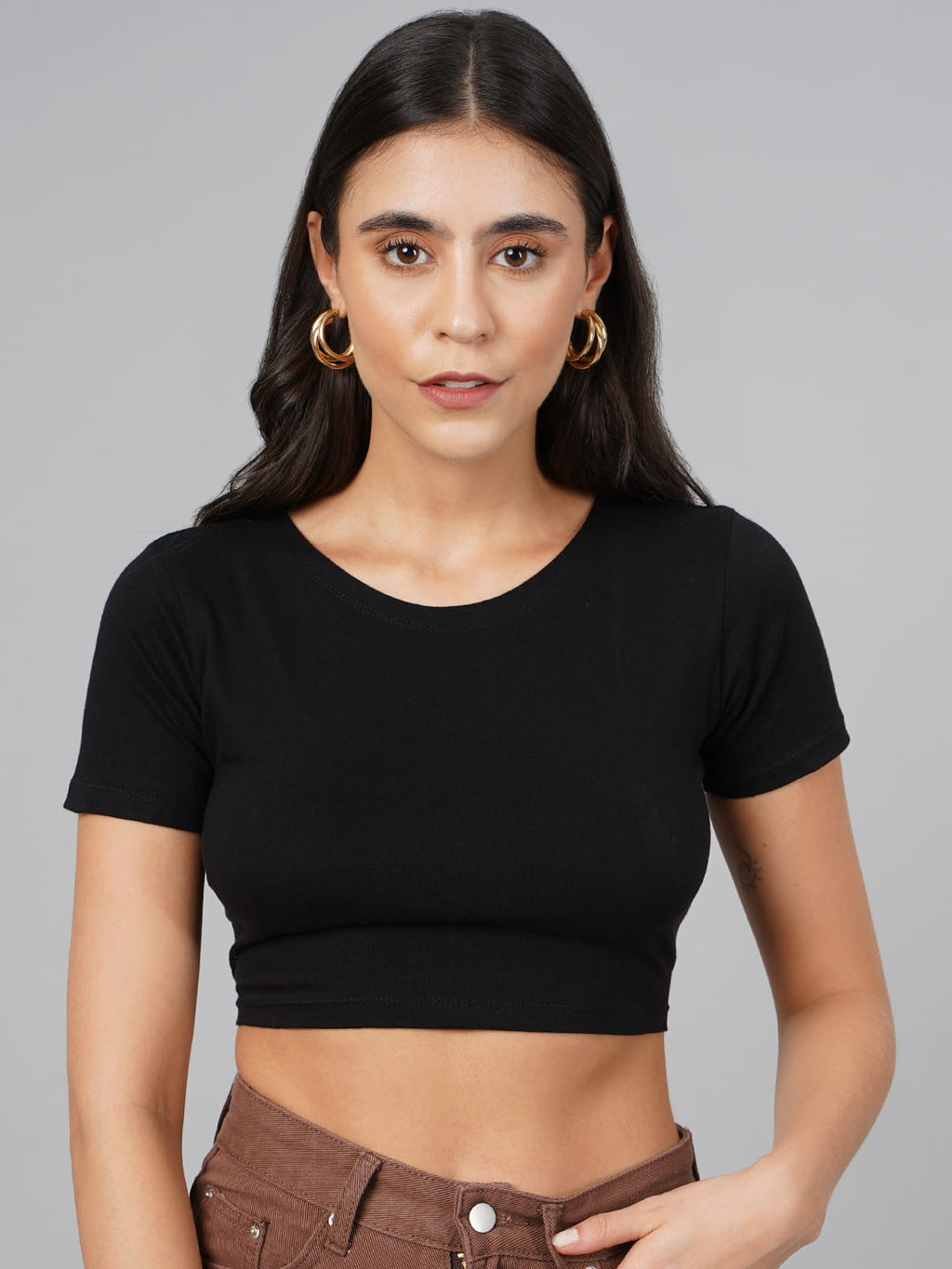 SCORPIUS Black Knot Crop Top