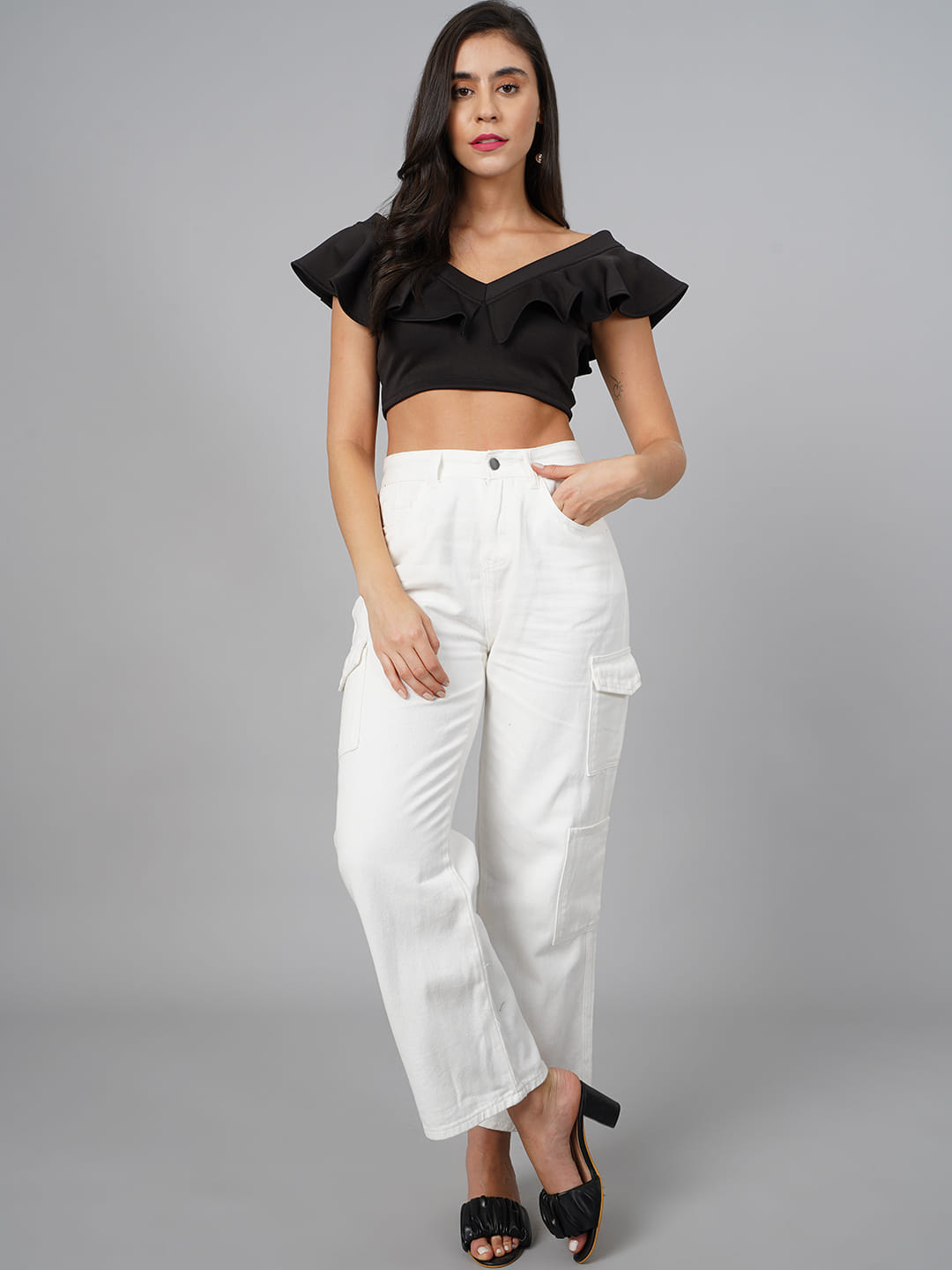 SCORPIUS Black crop top