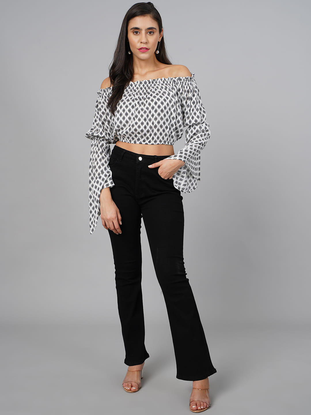 SCORPIUS Black & White Frill Top