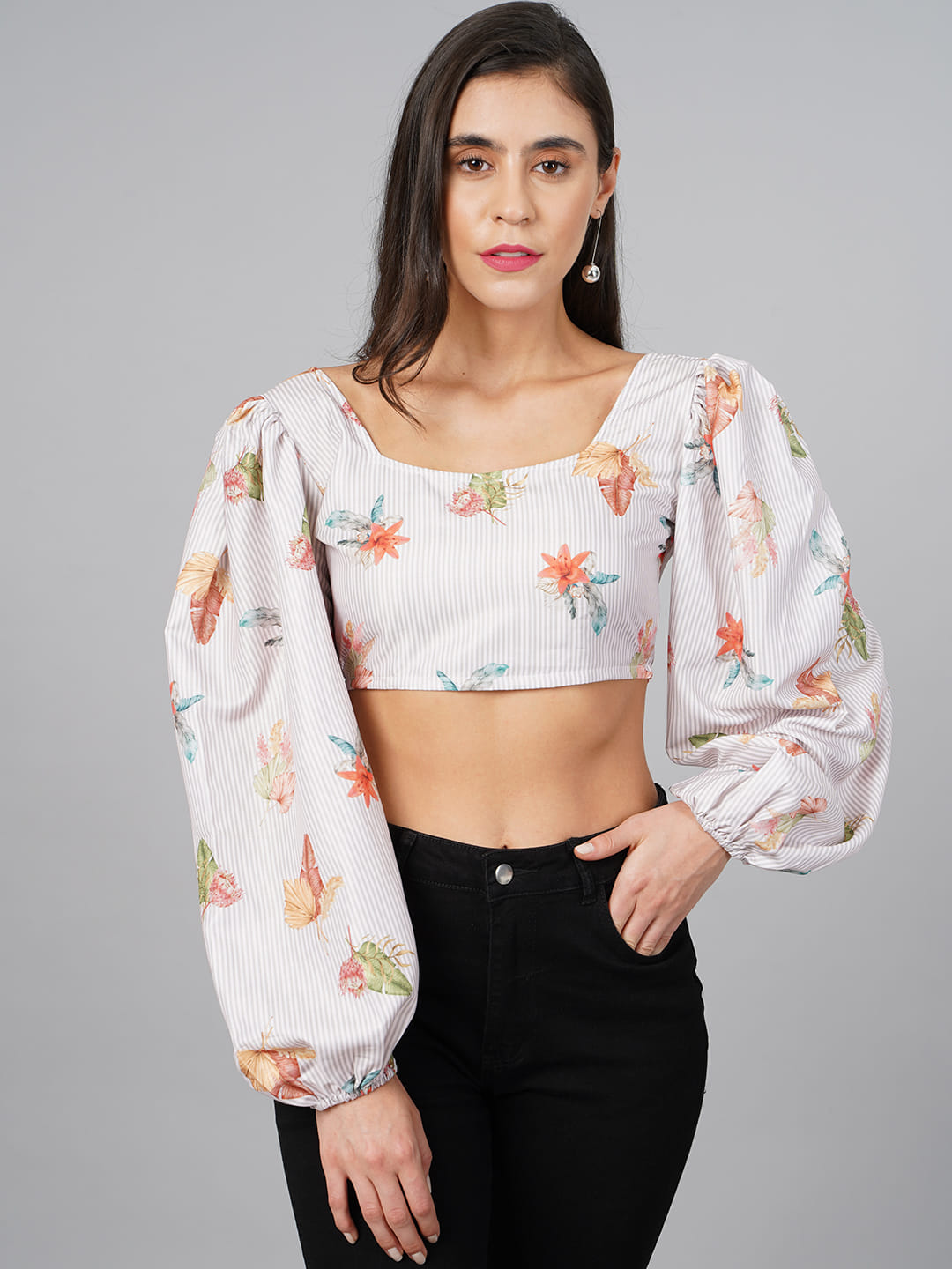 SCORPIUS Off-White Knot Top