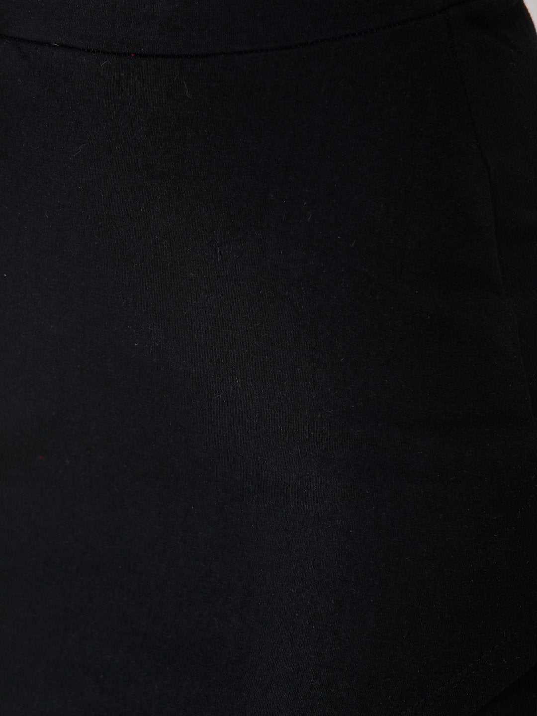 SCORPIUS Black knee length skirt