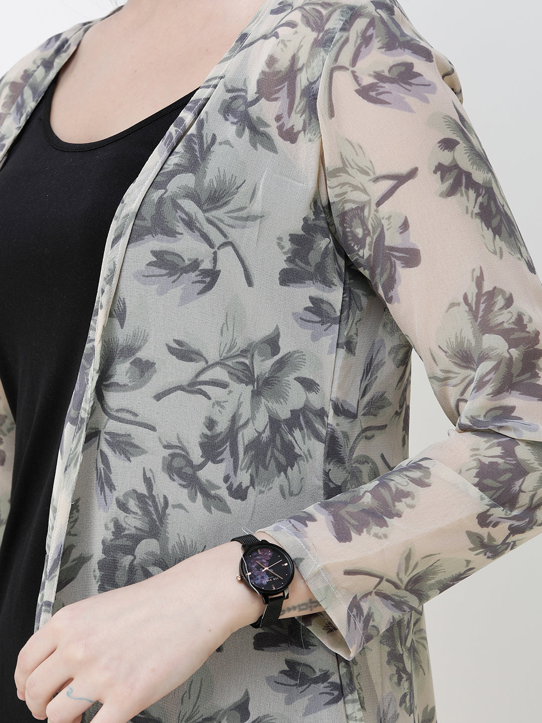 SCORPIUS Women Grey  Off-White Printed Open Front Shrug