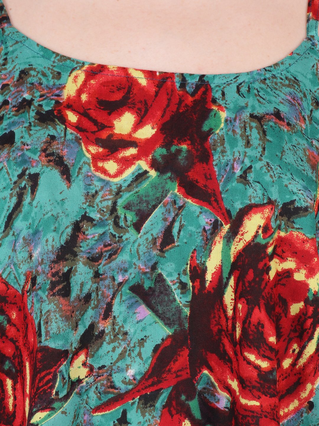 SCORPIUS Green printed strap top