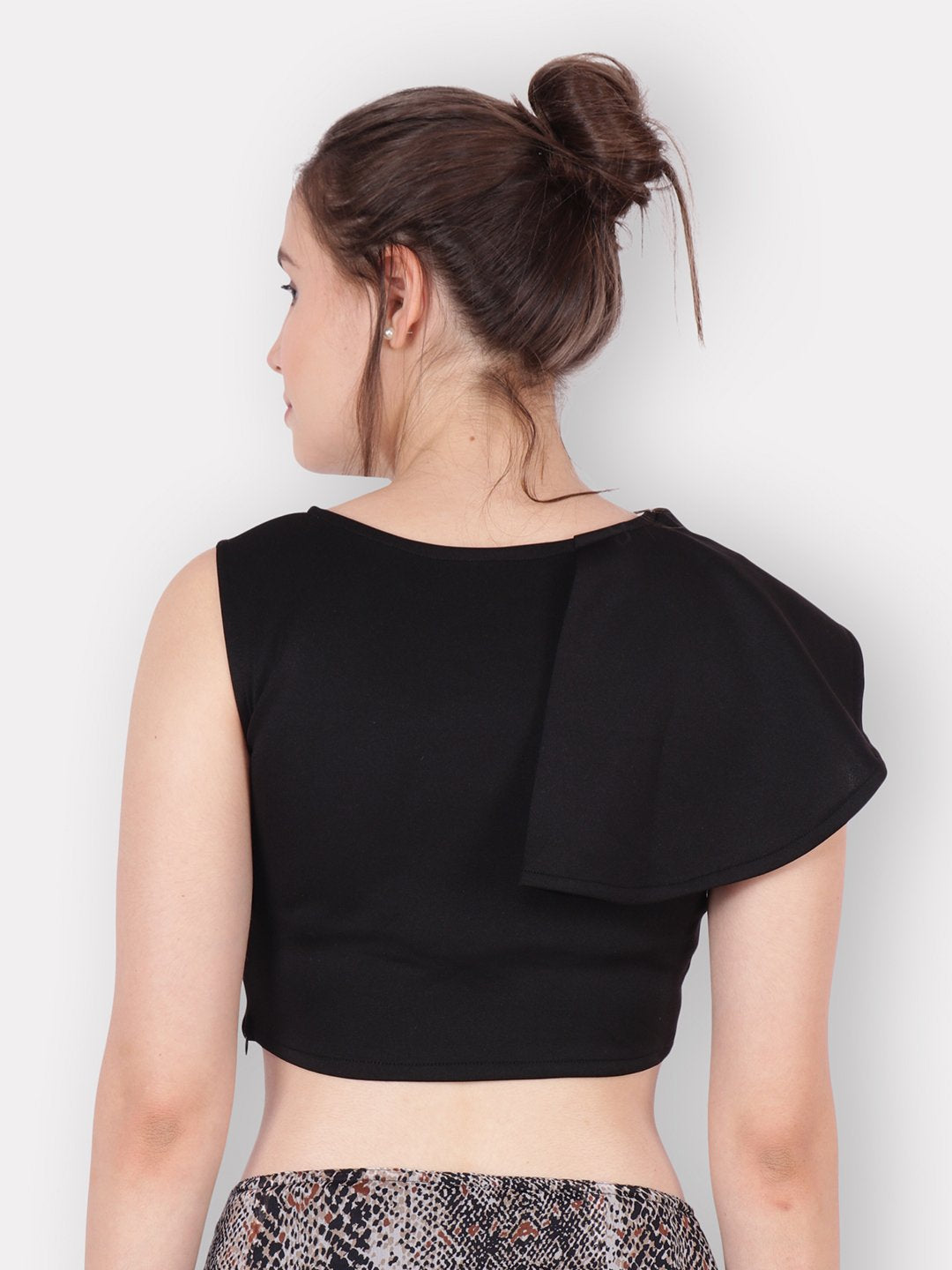 SCORPIUS Black cut sleeve Crop top