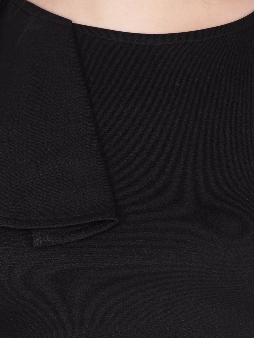 SCORPIUS Black cut sleeve Crop top