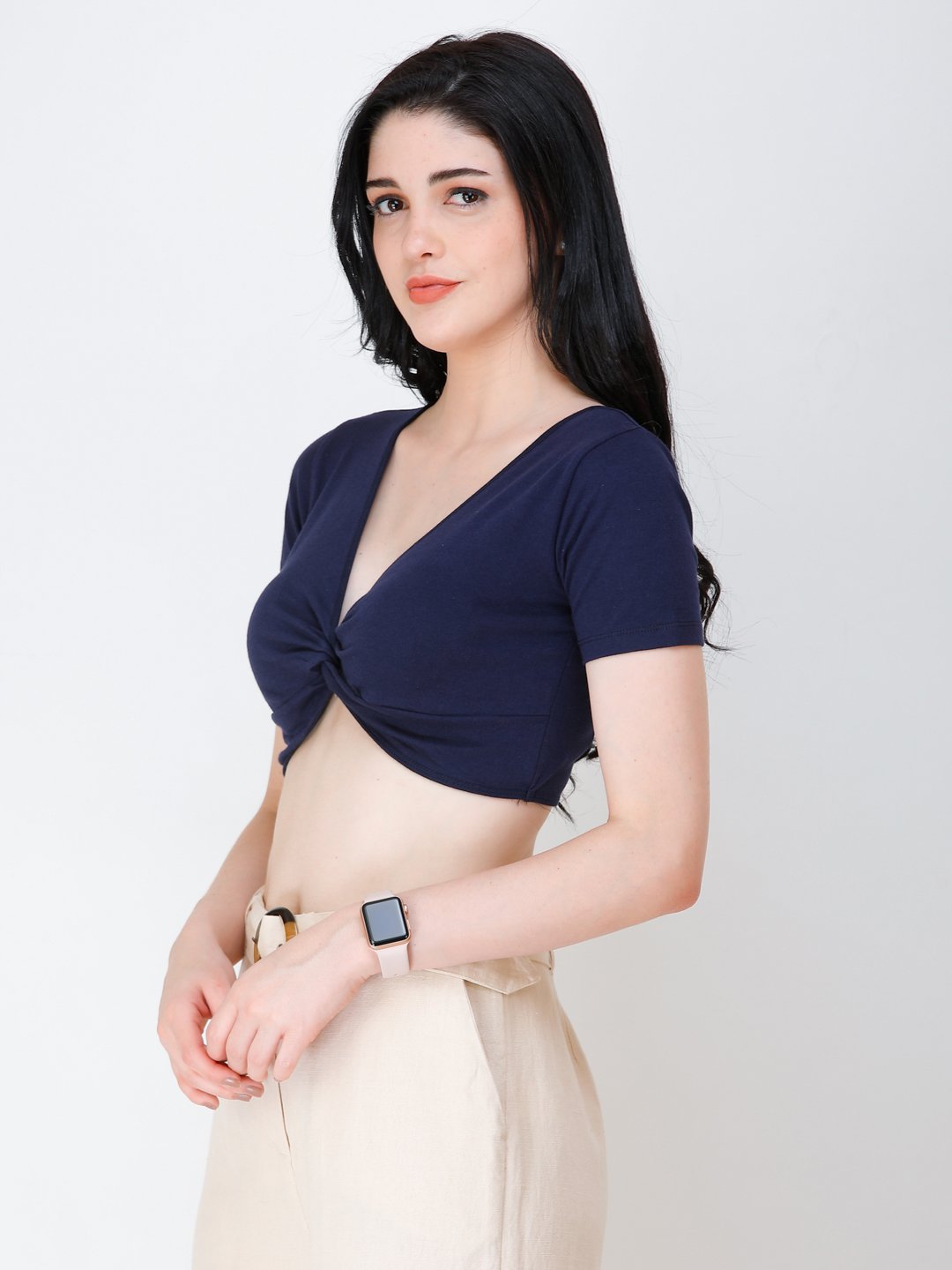 SCORPIUS Knotted navy blue crop top