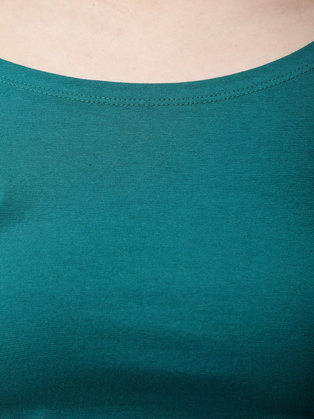 Green solid crop top